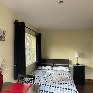  Apartment Studio-1-staines/heathrow/london-own Entrance United Kingdom